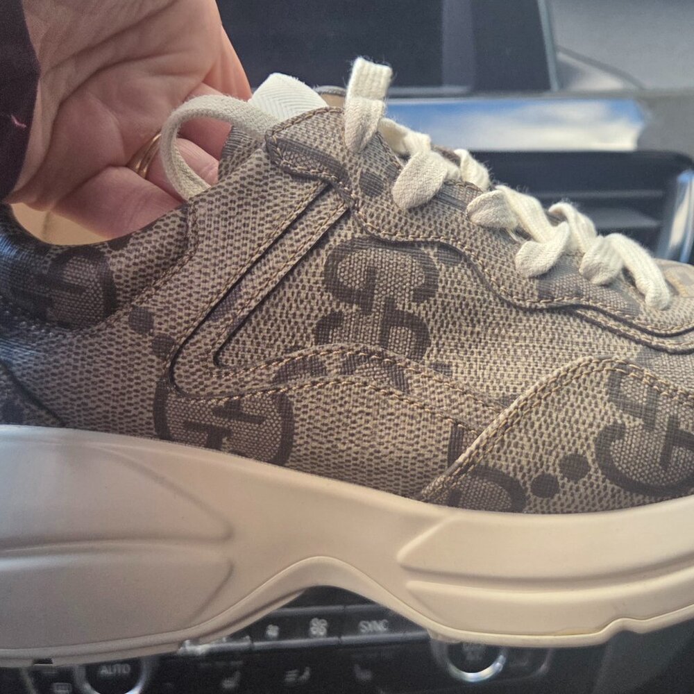 Gucci shoes